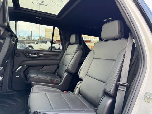 Used 2021 GMC Yukon Denali w/ Denali Premium Package image 28