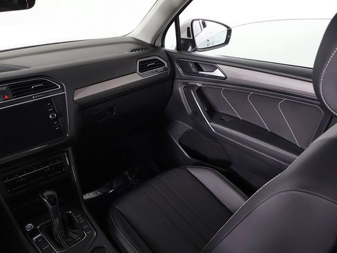 Used 2023 Volkswagen Tiguan SE FWD image 36