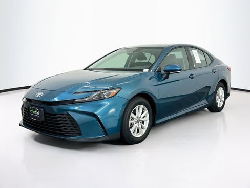 Used 2025 Toyota Camry LE FWD image 3
