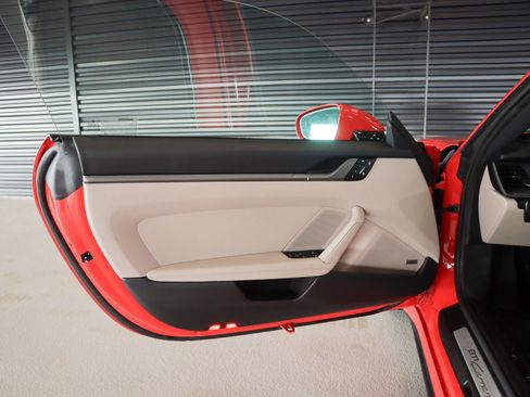 Used 2025 Porsche 911 Carrera image 23