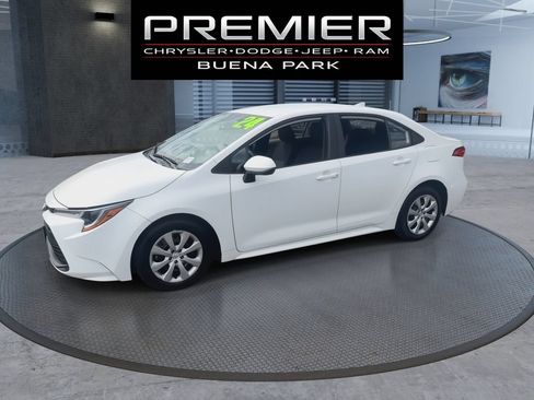 Used 2024 Toyota Corolla LE FWD image 4