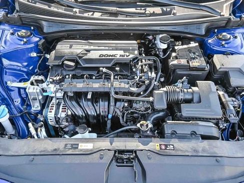 Certified 2025 Hyundai Elantra Sport image 28