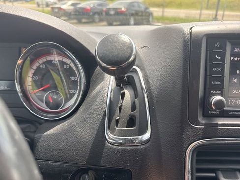 Used 2018 Dodge Grand Caravan SE FWD image 20