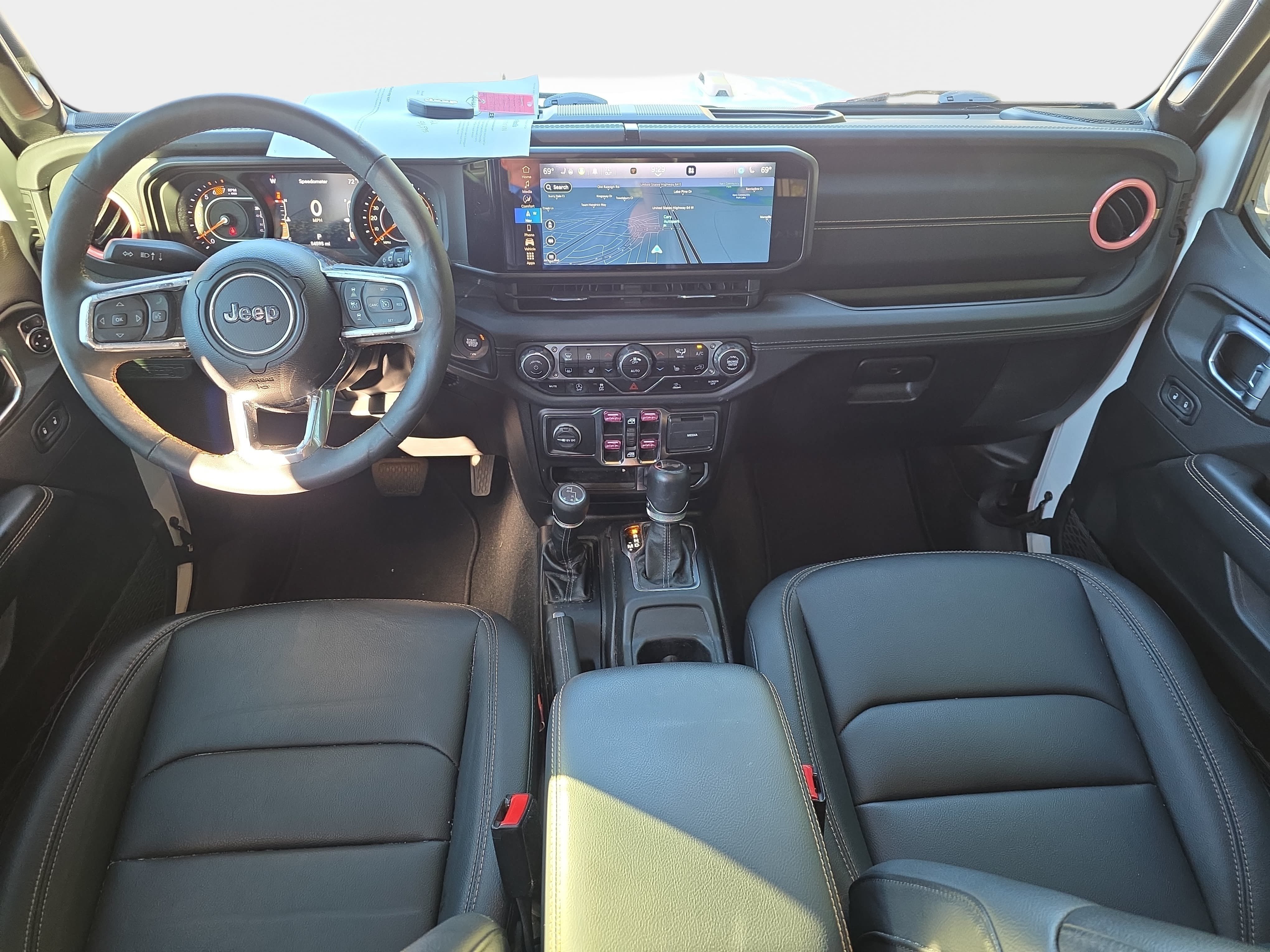 Used 2024 Jeep Wrangler Unlimited Sahara w/ Technology Group AWD/4WD image 10