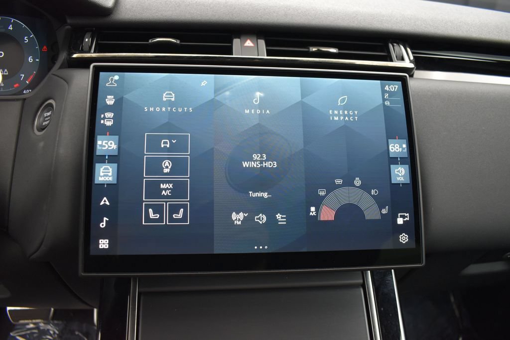 Used 2025 Land Rover Range Rover Velar Dynamic SE AWD/4WD image 9