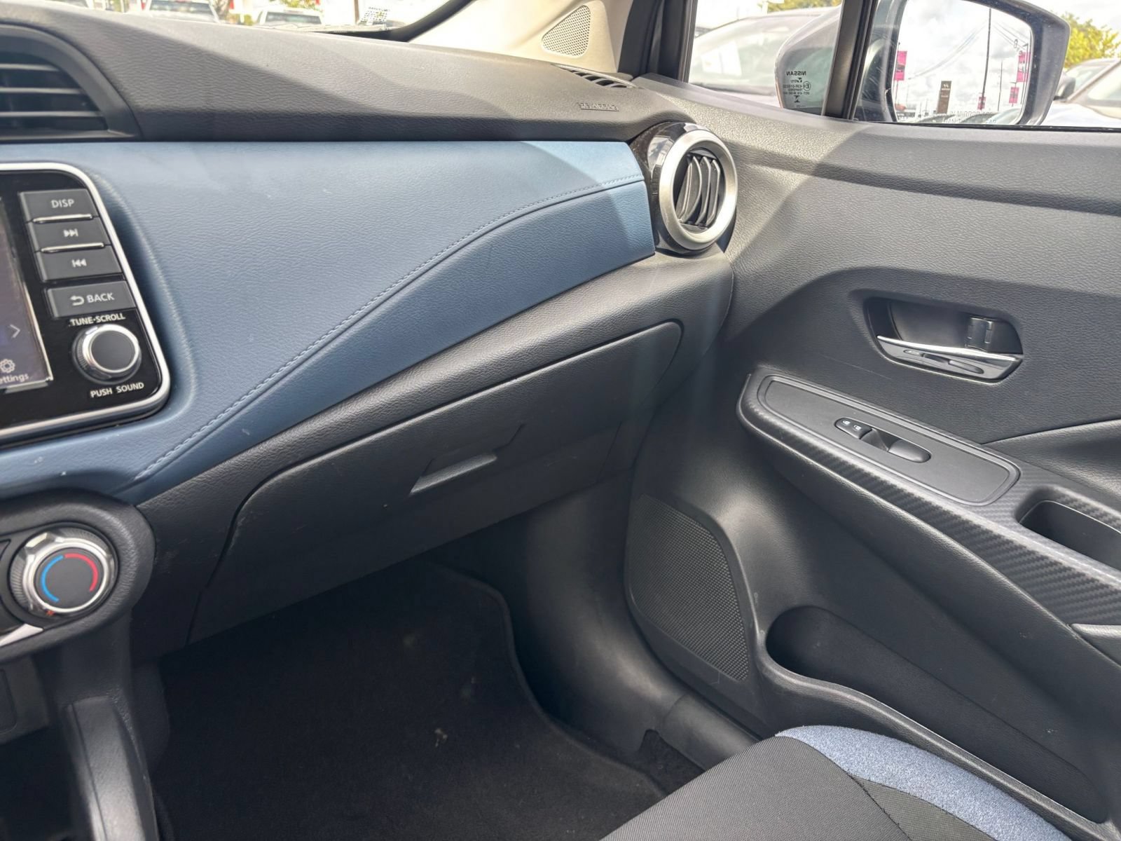 Used 2025 Nissan Versa SV FWD image 32