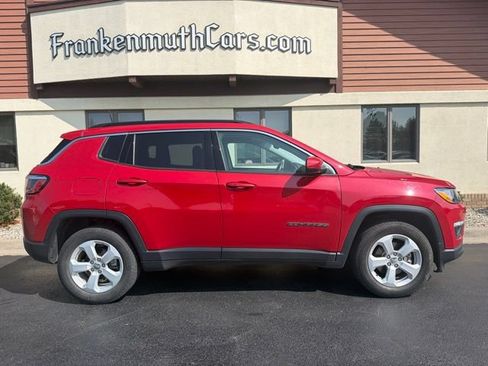 Used 2018 Jeep Compass Latitude AWD/4WD image 3