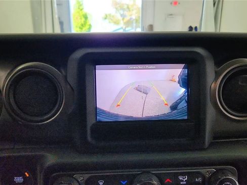 Used 2022 Jeep Wrangler Unlimited Sport AWD/4WD image 17