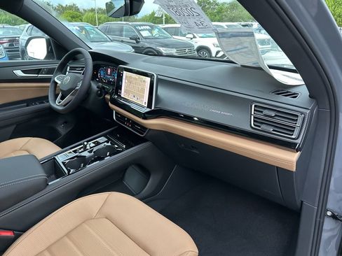 New 2026 Volkswagen Atlas Cross Sport SEL R-Line image 40