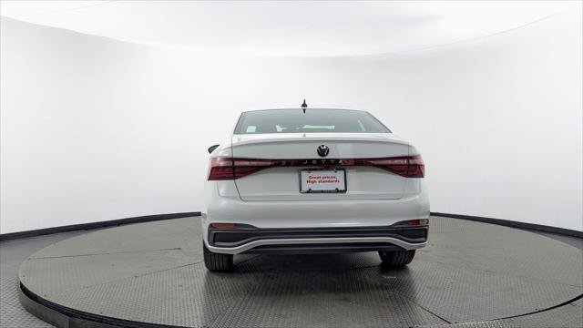 Used 2025 Volkswagen Jetta Sport FWD image 6