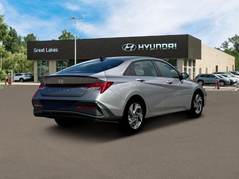 New 2025 Hyundai Elantra SEL image 7