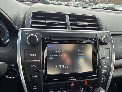 Used 2017 Toyota Camry XLE w/ Moonroof Package image 21