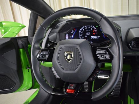 Used 2020 Lamborghini Huracan EVO image 26