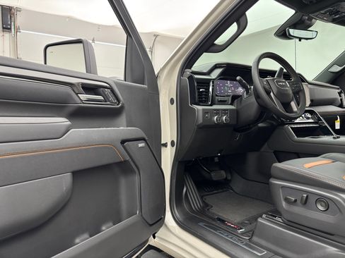 New 2026 GMC Sierra 2500 AT4 w/ AT4 Premium Plus Package AWD/4WD image 19