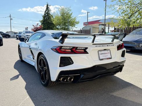 Used 2022 Chevrolet Corvette Stingray Preferred Cpe w/ Z51 Performance Package RWD image 8