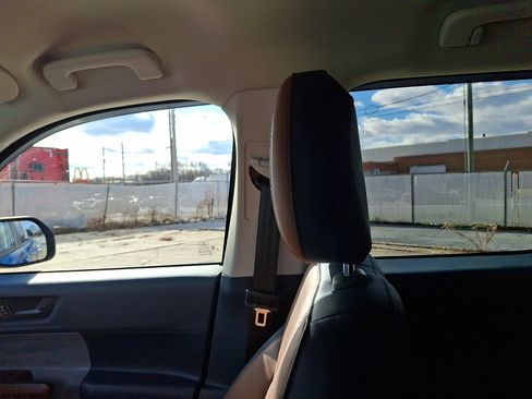 Used 2024 Ford Maverick Lariat image 17