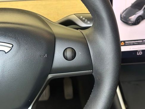 Used 2020 Tesla Model Y Long Range AWD/4WD image 23