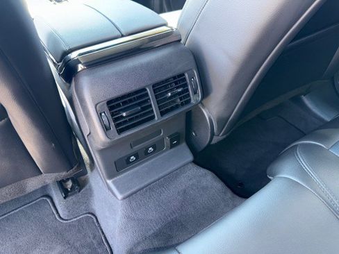 Used 2025 Land Rover Range Rover Velar S image 13