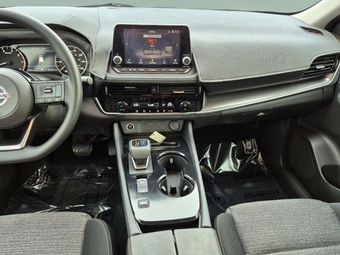 Certified 2021 Nissan Rogue SV FWD image 14
