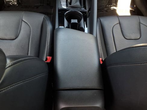 Used 2023 Hyundai Elantra Limited image 30