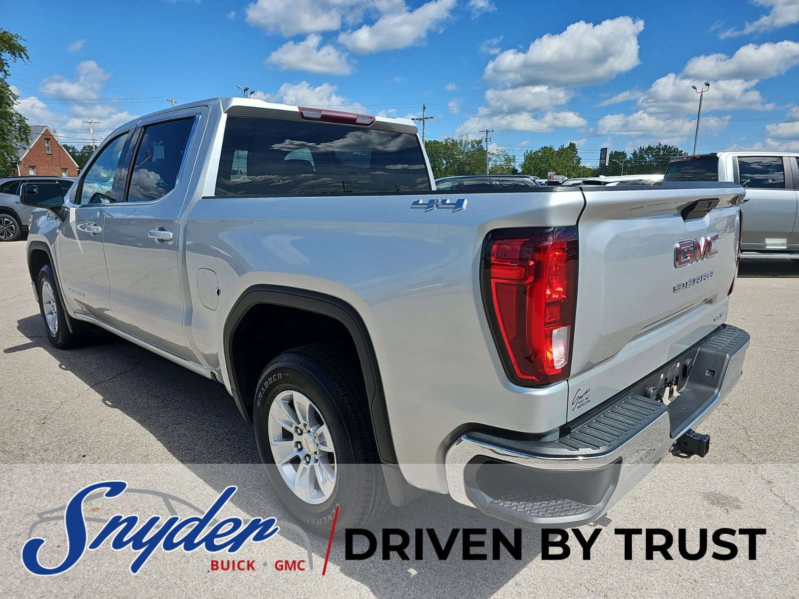 Used 2019 GMC Sierra 1500 SLE w/ SLE Value Package AWD/4WD image 5