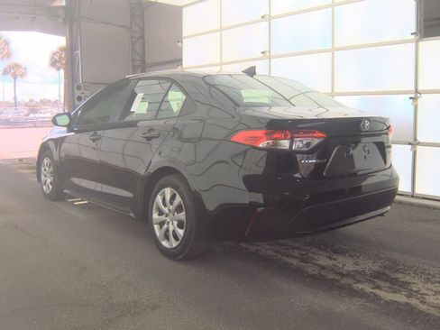 Used 2021 Toyota Corolla LE FWD image 11