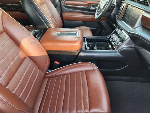 Used 2024 GMC Yukon Denali Ultimate w/ LPO, Floor Liner Package image 14