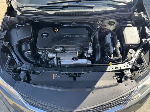 Used 2017 Chevrolet Cruze LT FWD image 27