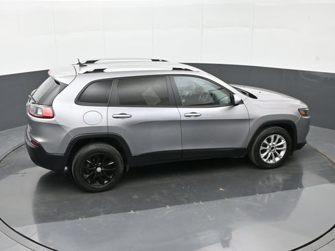 Used 2020 Jeep Cherokee Latitude w/ Cold Weather Group FWD image 32