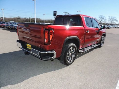 Certified 2025 GMC Sierra 1500 SLT image 5