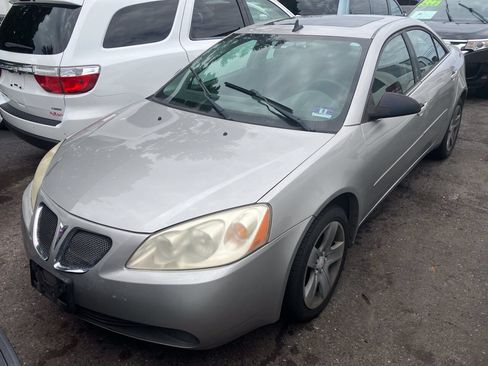 Used 2008 Pontiac G6 Sedan w/ Sun And Sound Package FWD image 2