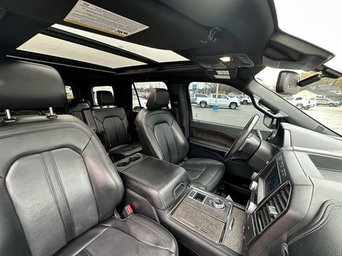 Used 2021 Ford Expedition Limited image 10