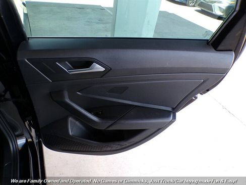 Used 2019 Volkswagen Jetta S image 25