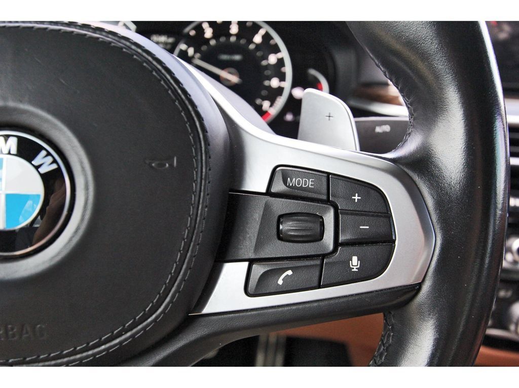 Used 2018 BMW 540i RWD image 12