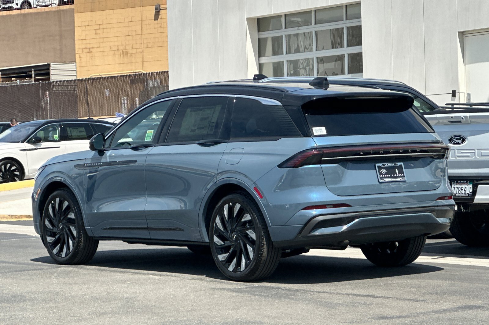 New 2026 Lincoln Nautilus Black Label w/ Jet Appearance Package AWD/4WD image 5