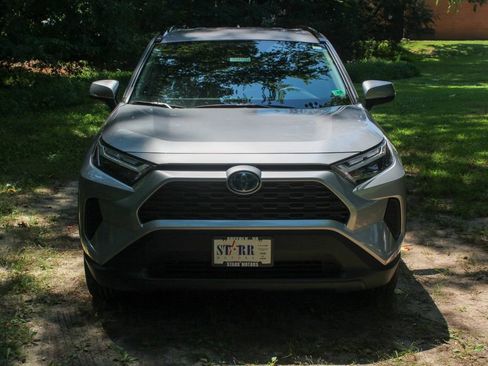 Used 2024 Toyota RAV4 XLE image 7