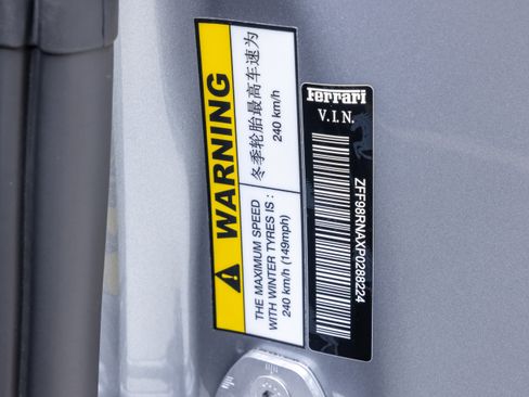 Used 2023 Ferrari Roma RWD image 37