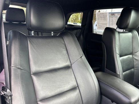 Used 2019 Jeep Grand Cherokee Limited w/ Trailer Tow Group IV AWD/4WD image 16