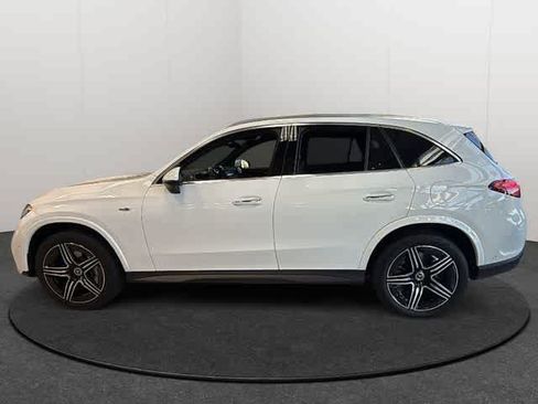 Used 2025 Mercedes-Benz GLC 350e 4MATIC image 3