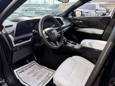 Used 2025 Cadillac XT4 Sport image 31