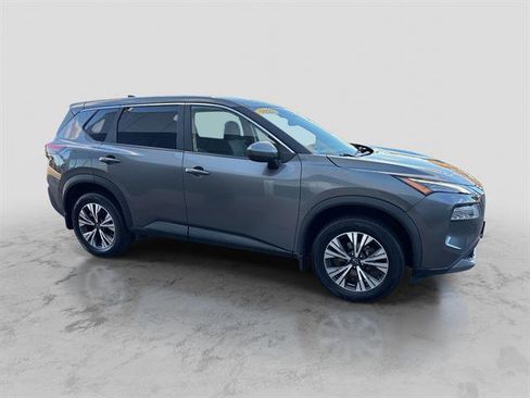 Used 2022 Nissan Rogue SV image 4