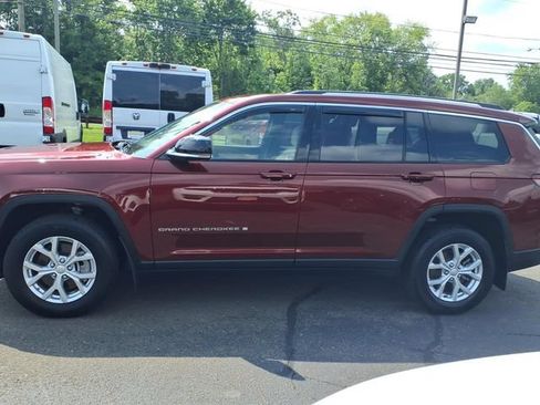 Certified 2023 Jeep Grand Cherokee L Limited AWD/4WD image 8
