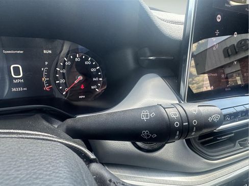 Used 2025 Jeep Compass Limited AWD/4WD image 18