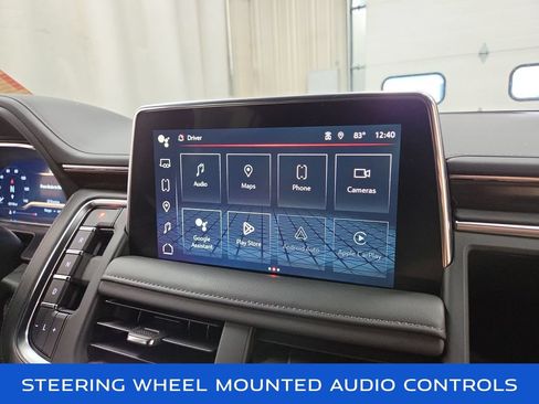 Used 2022 GMC Yukon XL SLE w/ Gmc Pro Safety Plus Package AWD/4WD image 15