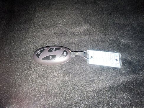 Used 2025 Hyundai Elantra Sport image 28