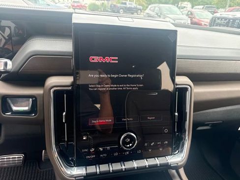 New 2026 GMC Yukon Denali Ultimate AWD/4WD image 21