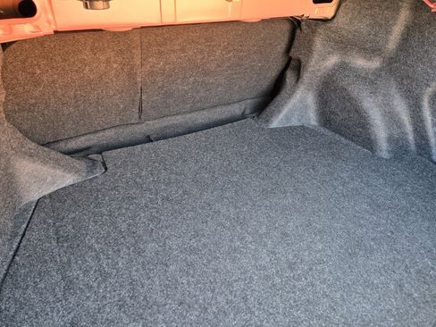 Used 2018 Toyota Corolla LE FWD image 10
