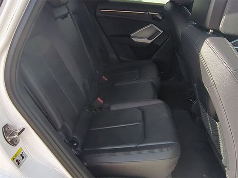 Used 2024 Audi Q3 2.0T Premium image 26