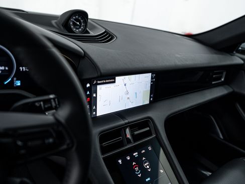 Certified 2025 Porsche Taycan 4S image 19