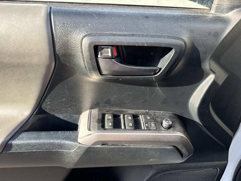 Used 2017 Toyota Tacoma SR5 w/ Tow Package image 23